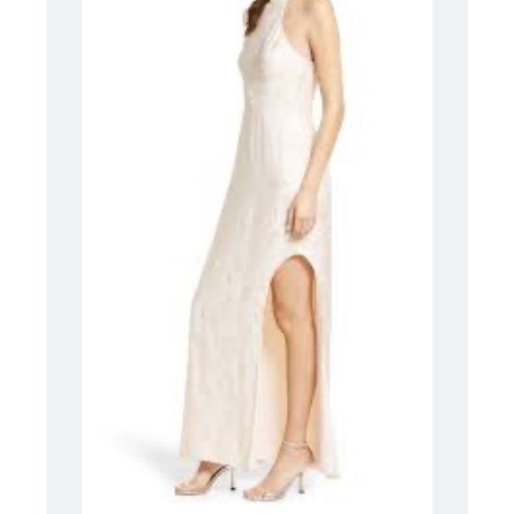 Lulus Dresses & Skirts - LuLu's RED CARPET READY halter style maxi dress, size L, light rose